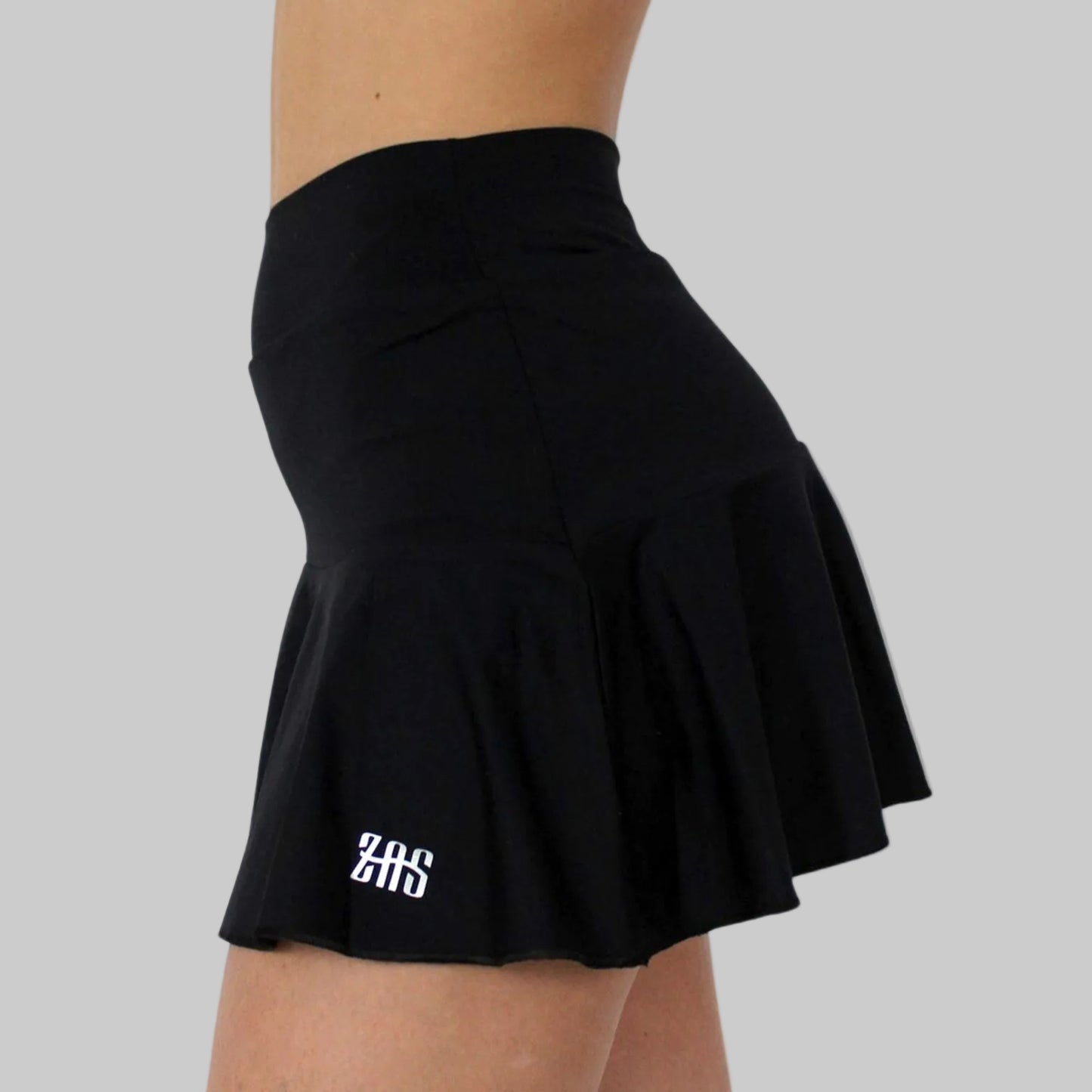 Falda de padel para mujer negra con vuelo culote incororado tejido técnico zas