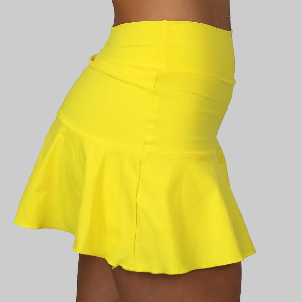 Falda swing con vuelo amarilla para jugar a padel
