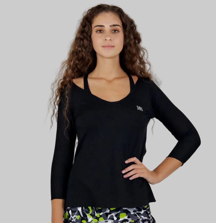 Camiseta tejido técnico para jugar a pádel sin sentir ajuste en la zona abdominal.